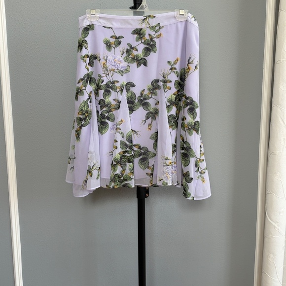 White House Black Market Floral Midi Skirt – Lavender – Size 8 - Picture 2 of 6
